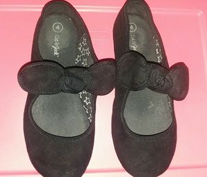 Cat & Jack girls casual shoe.